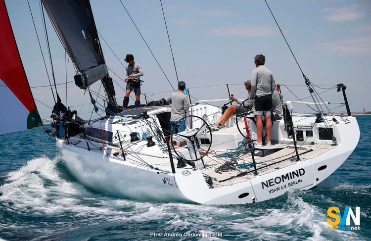 Un altra grande barca disegnata da Ceccarelli è il Neo 430 Roma