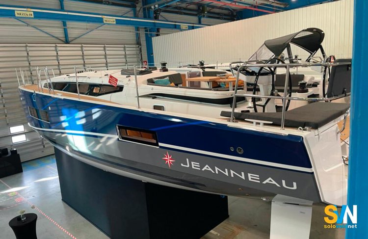 Sun Odyssey 455, la barca pronta per essere spedita a Parigi dove a dicembvre 2025 è stata prersentata al pubblico