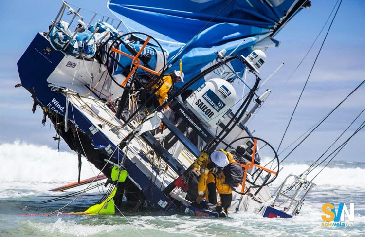 Vestas, quando l'imbarcazione colpi un reef riportando danni ingenti, lo skipper ordinò di sbarcare le batterie al litio e allontanarle dallo scafo e aveva ragione. Una di queste esplose nella notte