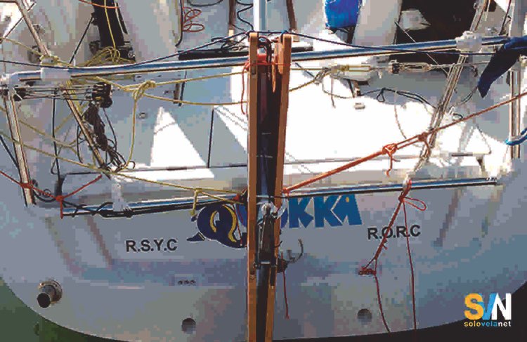 Il timone di fortuna realizzato a bordo del Quokka, il Grand Soelil 43 che ha perso il timone in Atlantico