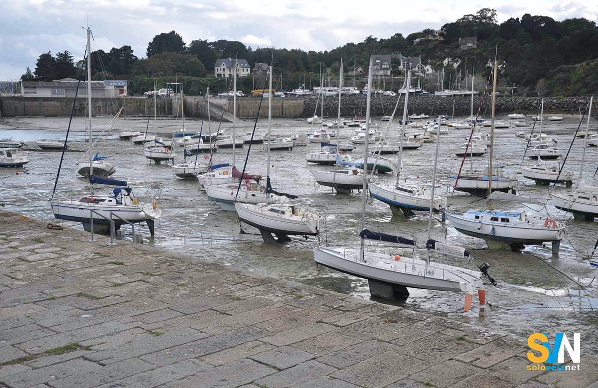 Quando la marea scende molti porti rimangono a secco e le barche si appoggiano sul fondo. Per questo alcune barche hanno la doppia chiglia