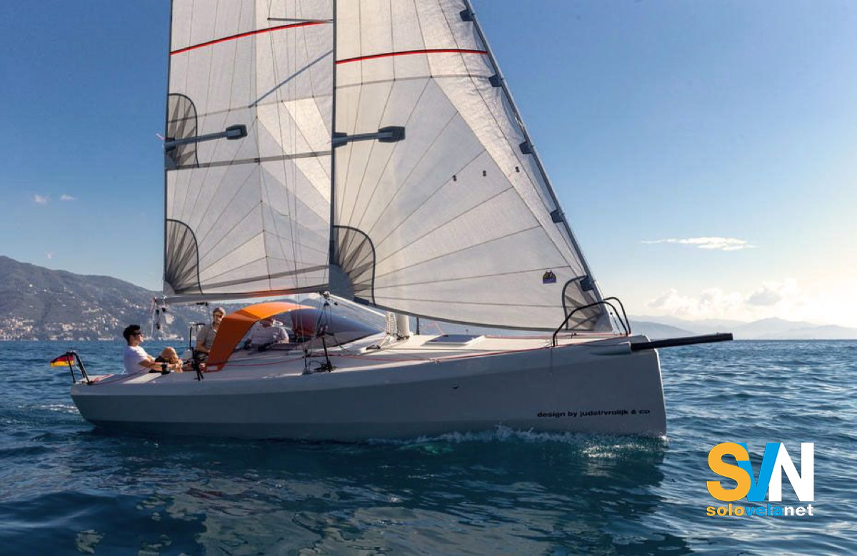 Bente 24, progettata dallo studio Judel Vrolijk è una barca piacevole e veloce