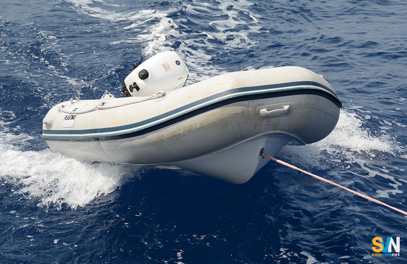 Riparare il tender: come effettuare una riparazione su un gommone danneggiato