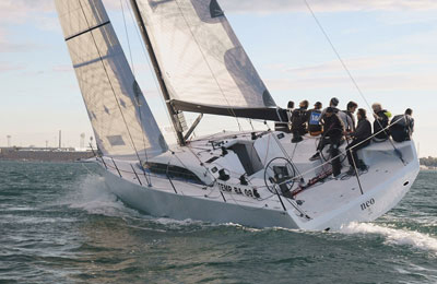 Il Neo 400 Carbon della Neo Yachts di Bari, è in acqua