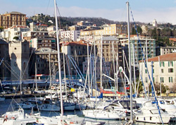 Una veduta del porto di Savona