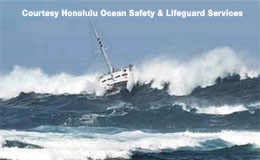 Il catamarano mentre scende dall'onda, subito dopo perderà 5 persone in mare