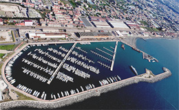 Un marina della Campania