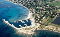 Una veduta aerea del porto di Perd'e Sali