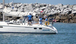 L'Aegean lascia il porto di Newport