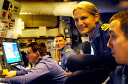 Sarah West, in plancia di comando