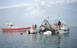 Morto un pescatore ieri dopo essere caduto da bordo