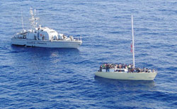 Ottantanove profughi su una barca a vela a sud della costa pugliese