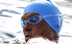 Diana Nyad la nuotatrice americana che è costretta ad abbandonare la sua impresa