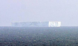 L'enorme iceberg avvistato dall'Australian Antarctic Division