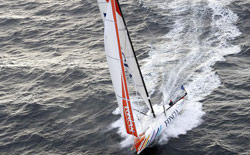 Foncia impegnata nella Barcelona World Race (prima del disalberamento)