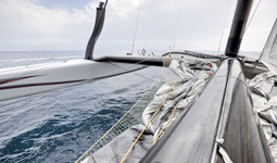 A bordo del maxi trimarano di Bmw Oracle