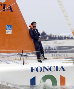Desjoyeaux rivede Les Sables d'Olonne dopo 83 giorni di navigazione