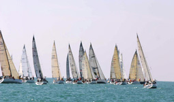 Barche in regata a Riva di Traiano