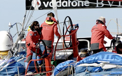 Soldini rientra a Charleston, nella notte si è rotto un timone