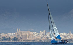 Azzurra nelle acque di Palma di Maiorca