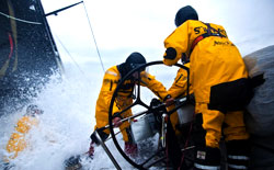 1. Abu Dhabi Ocean Racing, a 420,6 miglia da Lisbona