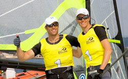 I fratelli Sibello in festa a Hyeres dopo la vittoria tra i 49er nel 2011