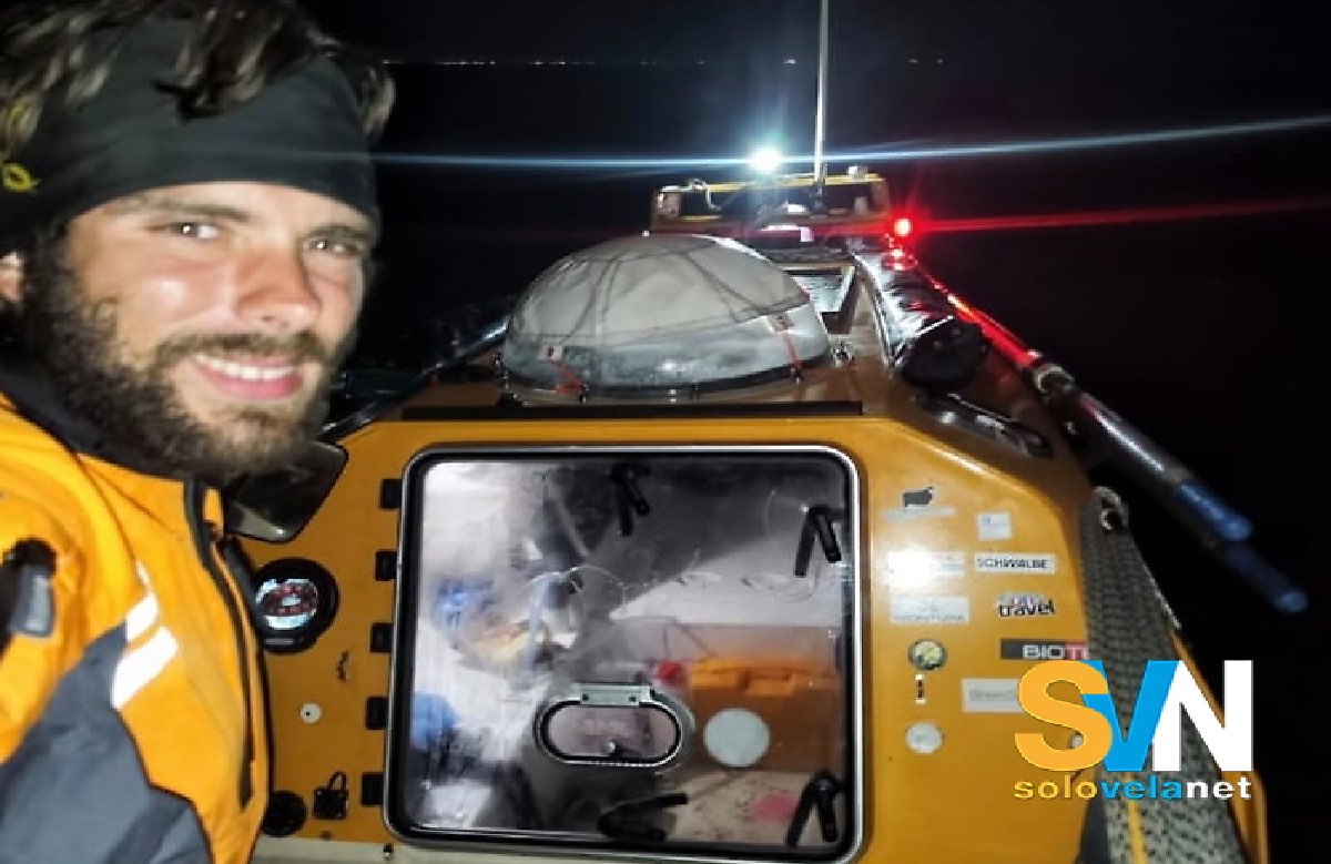 Lorenzo Barone ha passato la metà della sua rotta per traversare l'Atlantico a remi