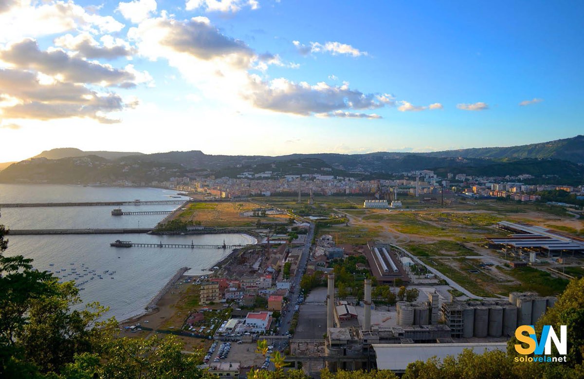 Bagnoli, la colmata davanti alla quale sorgeranno le barriere frangiflutti