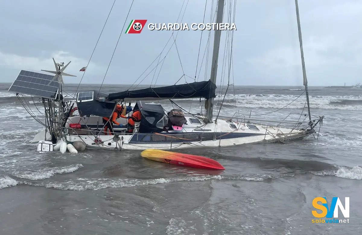 Tra i 5 e il 6 marzo una barca a vela si insabbia sulla spiaggia del Poetto, a bordo non c'è nessuno. Si scoprirà che lo skipper l'ha abbandonata perchè temeva l'arrivo della perturbazione