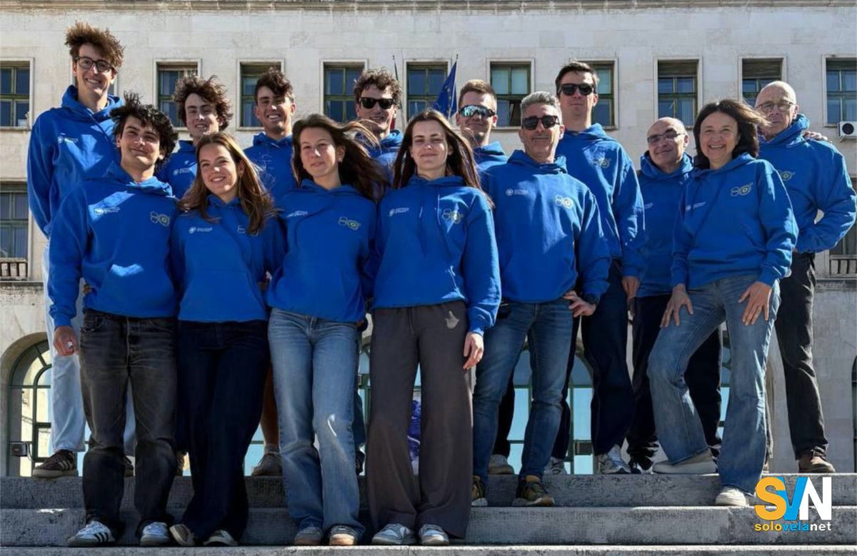 I due equipaggi accompagnati dalla Rettrice Donata Vianelli_ dal Presidente del CUS Trieste Michele Pipan e dal Vicepresidente del CUS Trieste Renato Pelessoni