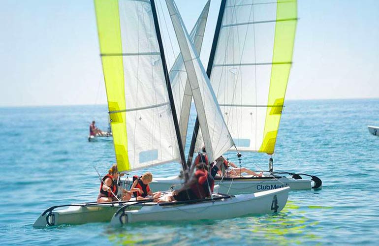 Il Club Med cerca istruttori di vela
