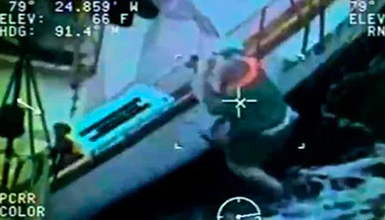 Un fotogramma del salvataggio ripreso nel video qui sotto riportato