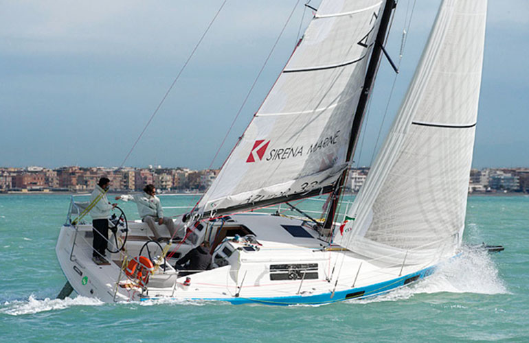 Azuree 33 in navigazione