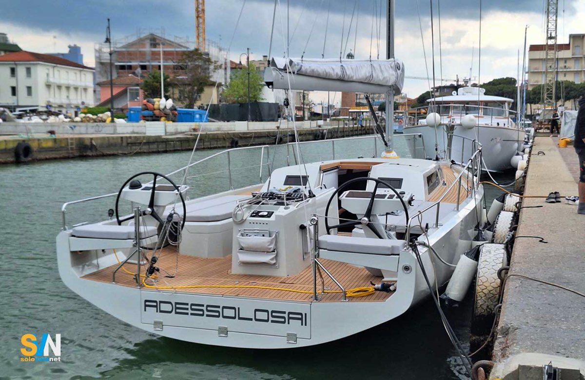 Nasce C-40: un moderno cabinato a vela in cedro per solitari