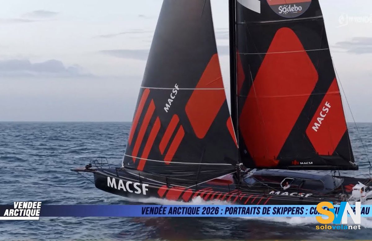 Corentin Horeau su MCSF, si ritira quando era in testa alla regata per un problema tecnico