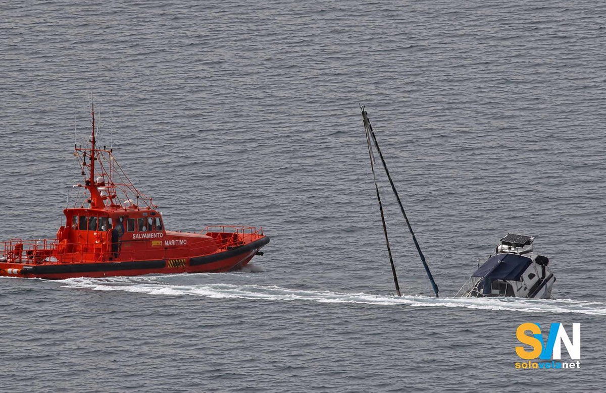 L'Idem, la barca raggiunta dai soccorsi, è affondata pochi minuti dopo il loro arrivo
