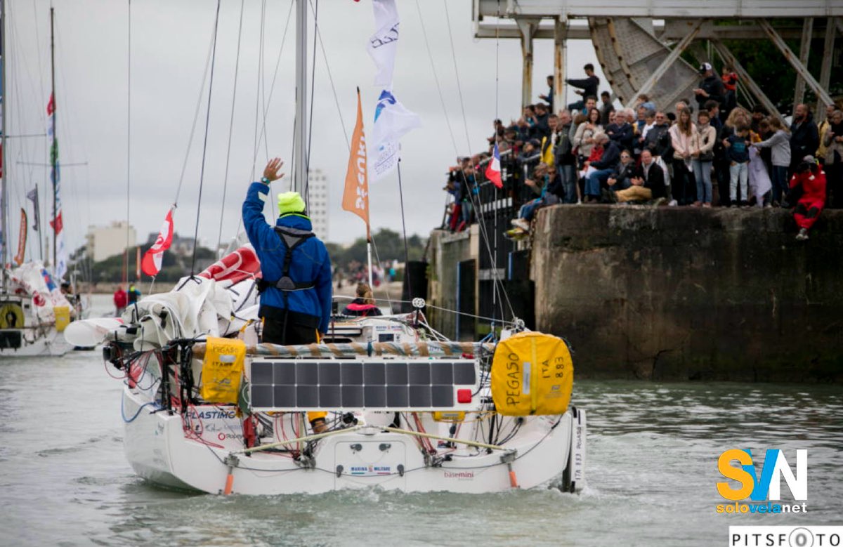 Il momneto della partenza della Mini Transat, forse è il primo momento dopo anni in cui il navigatore smette di prepararsi alla regata