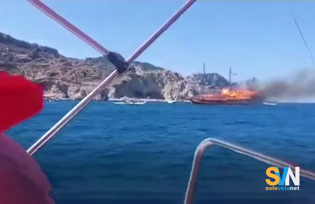 Caicco in fiamme a Rodi, salvi tutti i passeggeri