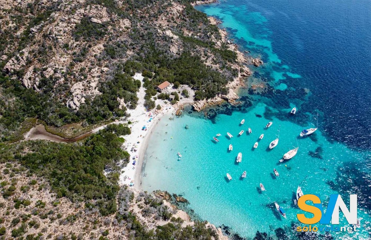 Nell'arcipelago della Maddalena ogni anno entrano migliaia di barche, il traffico va regolato, ma in modo intelligente, non dragoniano