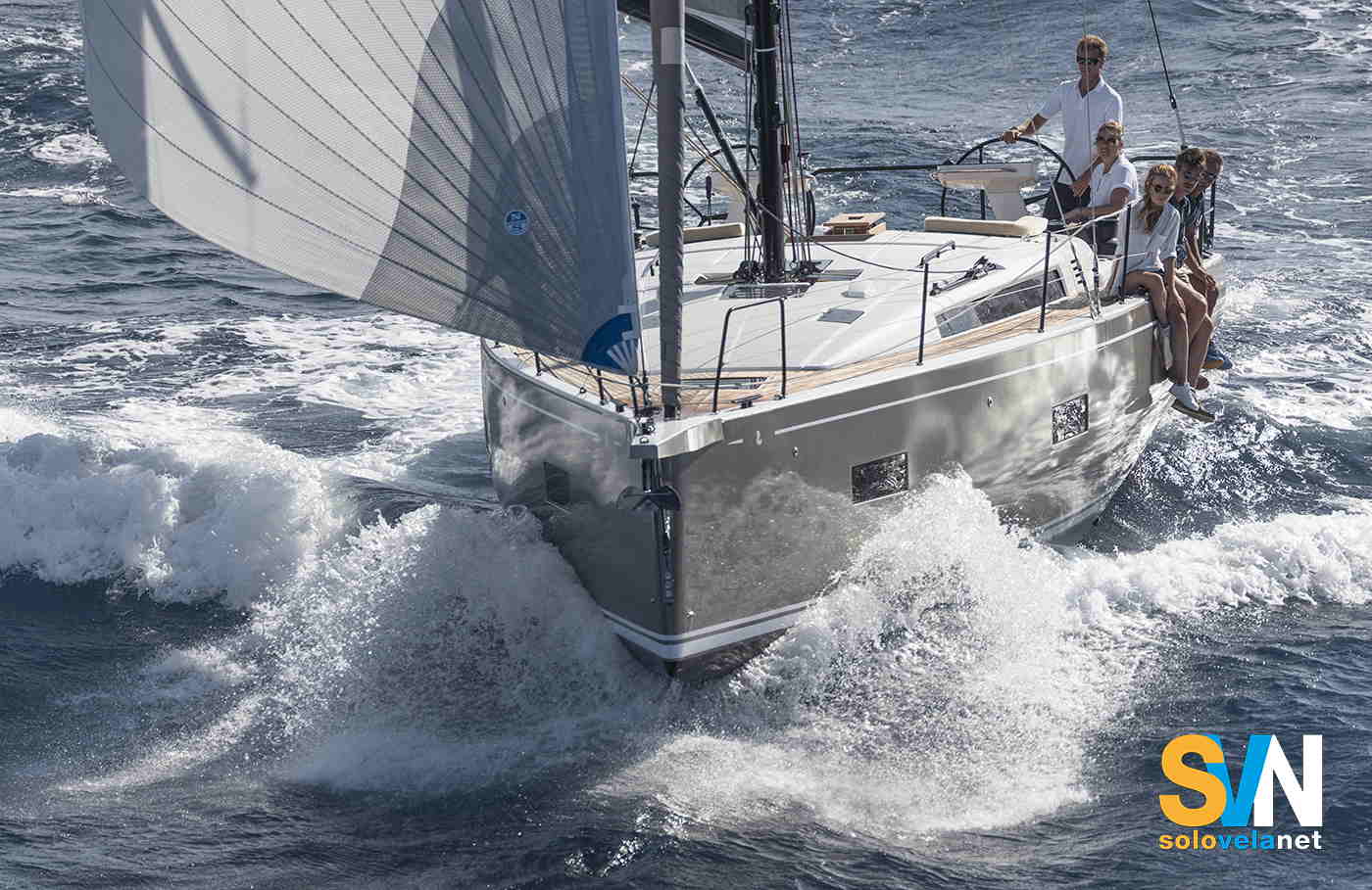 Comprare una barca a vela o noleggiarla? Pro e contro 