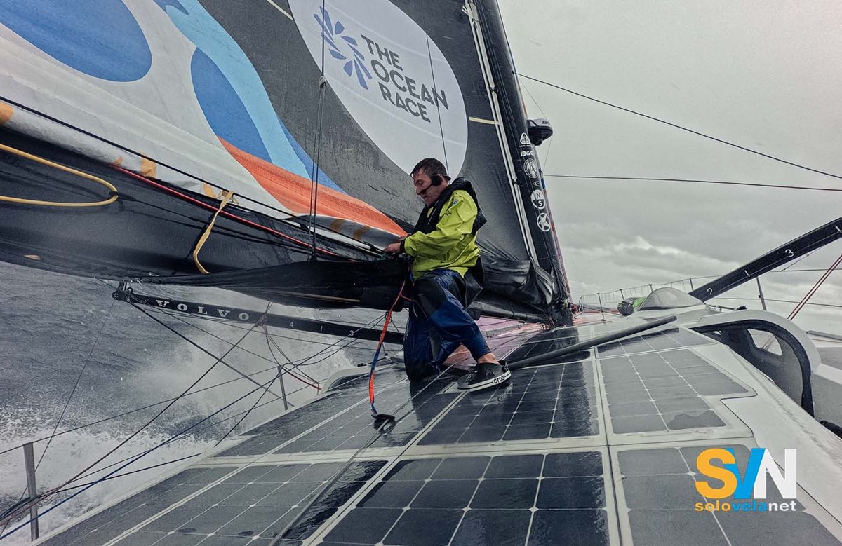 Il vento debole ha ricompattato la flotta di The Ocean Race Atlantic.