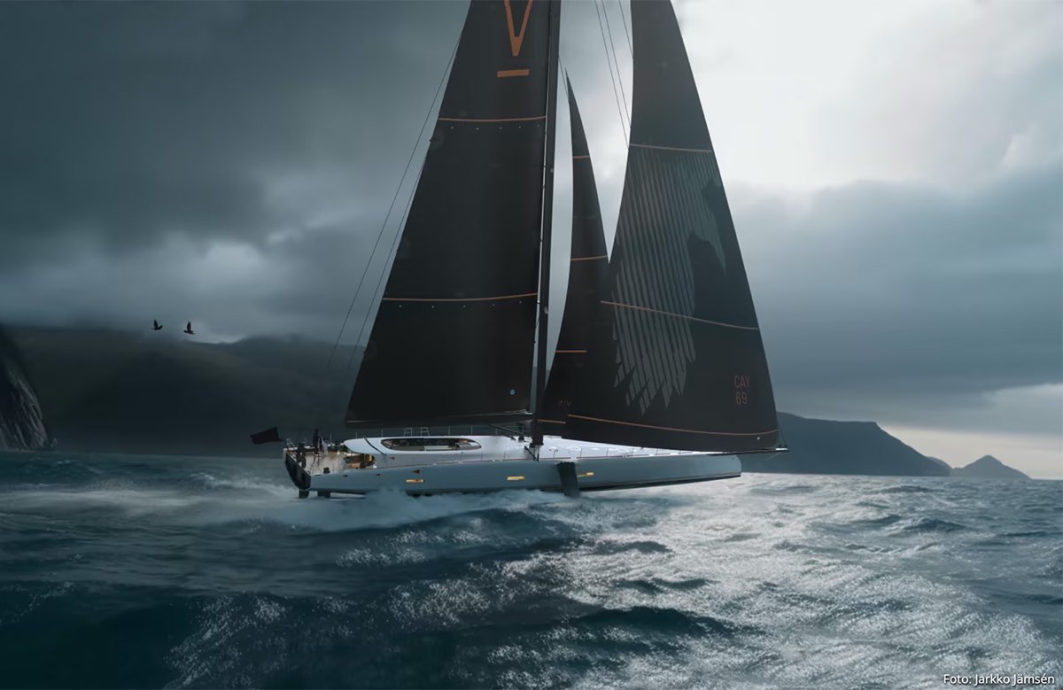Baltic 111, Raven, con foil