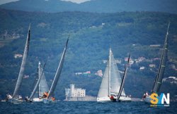 Trieste prepara un mese intero di grande vela: dal Mondiale L30 alla Barcolana 58