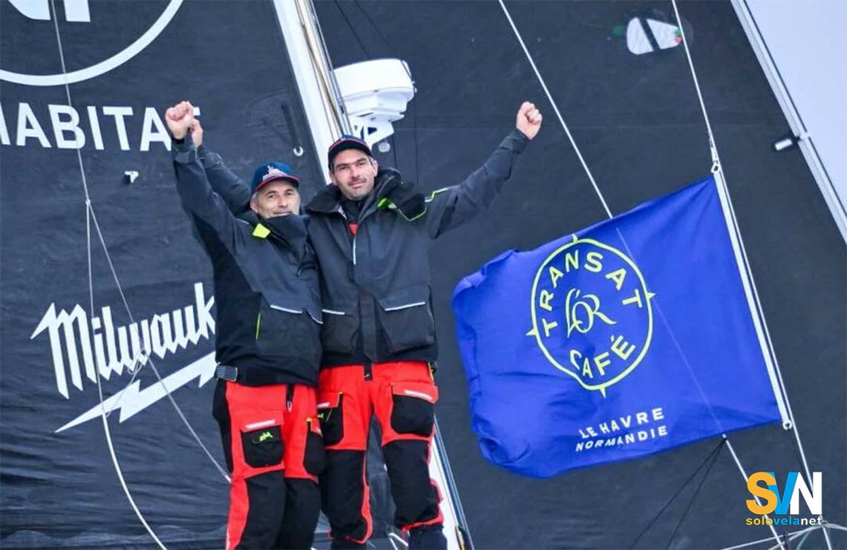 Corentin Douguet e Axel Tréhin all'arrivo a La Coruña