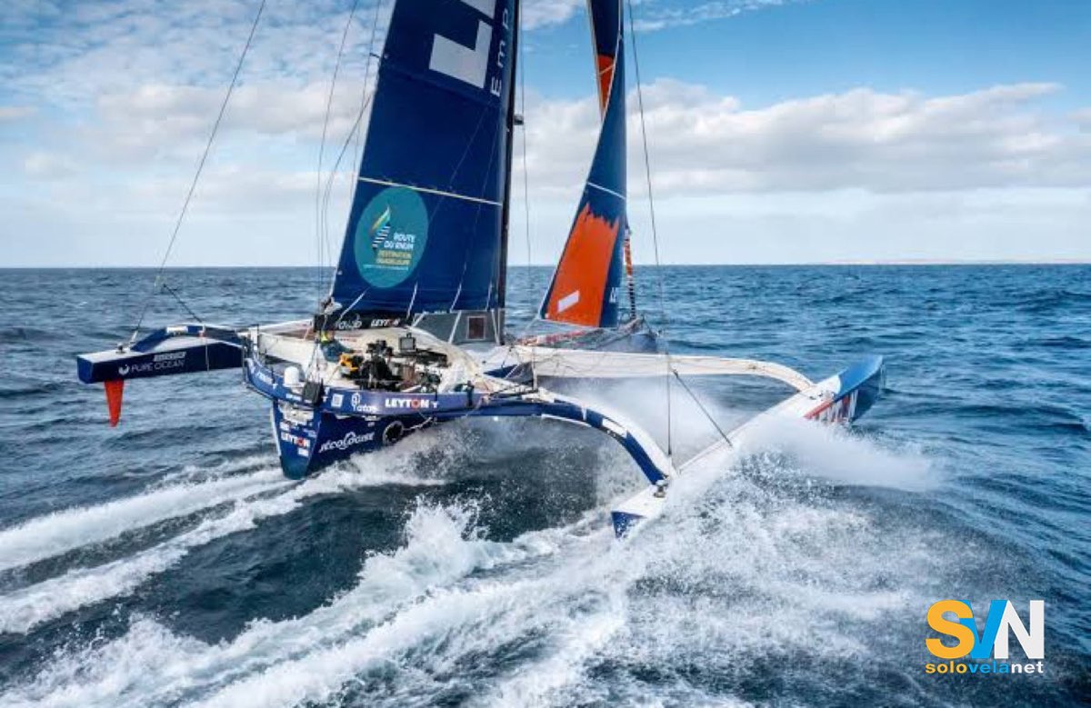 Route du Rhum: otto trimarani volanti di 32 metri con un solo uomo a bordo