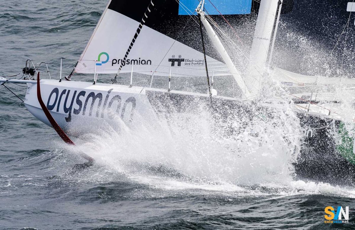 Vendée Globe: la flotta oltre le Canarie, Pedote in grande rimonta
