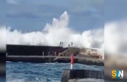 Onde giganti a Tenerife: tre morti e quindici feriti travolti dal mare