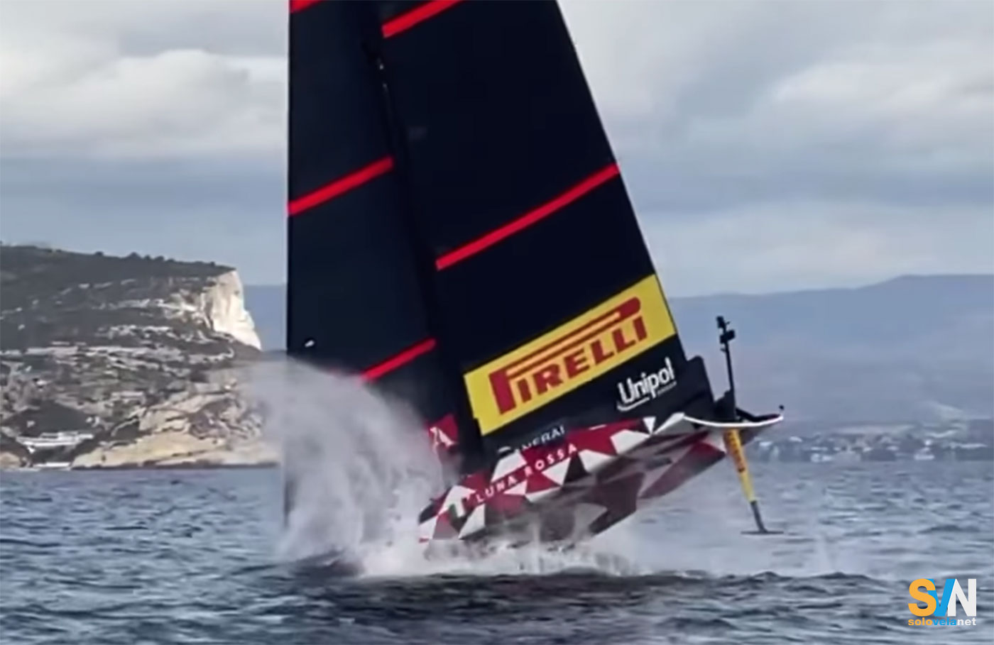 Brutta ingavonata per Luna Rossa, la barca è ferma ai box