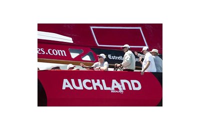 Luna Rossa si allena ad Auckland