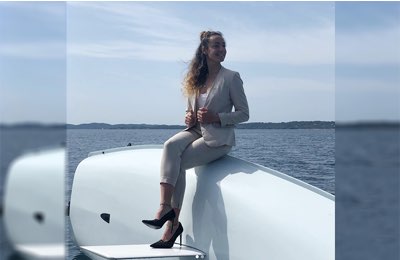 Marie Barrué in Laser con i tacchi